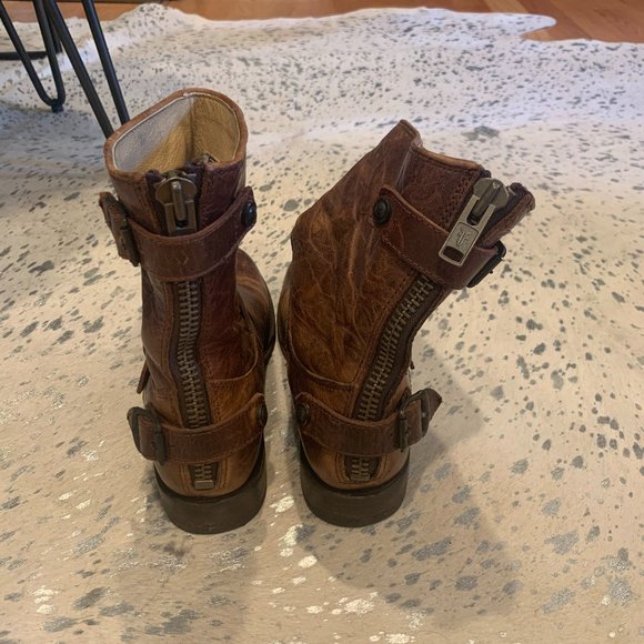 Frye Veronica Short Boots - Picture 4 of 10